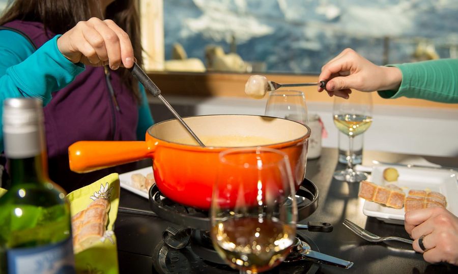 Ein leckeres Fondue im Berghaus Niederhorn